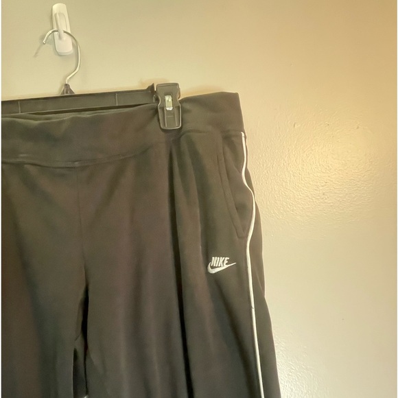 Nike Womens Activewear Pants SZ/L(12-14) Black White Striped Track Work Out - Picture 2 of 4